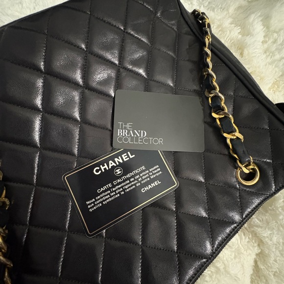 Chanel Black Quilted Leather Shoulder Bag - Picture 14 of 16